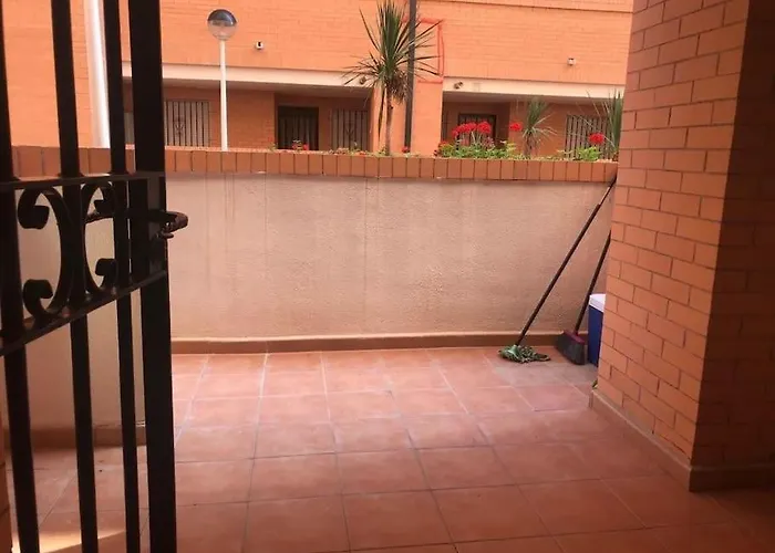 Bajo Con Gran Terraza En Ribera De Cabanes